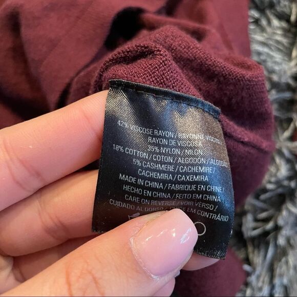 T. Tahari Ruffle Cowl Neck Sweater Maroon size Small - Picture 6 of 7